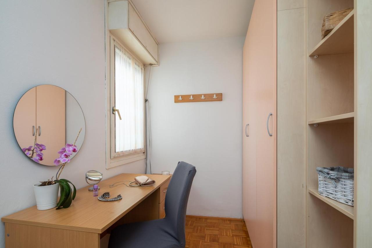 Lucy In Apartman Split